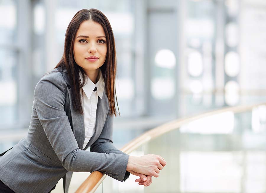 BusinessPortraits by BlickFang2 Fotostudios in Andernach und Weinheim -Steuerberaterin 650