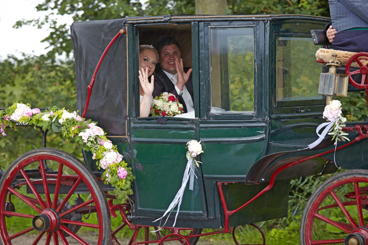 Hochzeitsfotos und Hochzeitsfilme aufgenommen im Schwetzinger Schloss vom Fotostudio BlickFang2 aus Weinheim und Andernach
