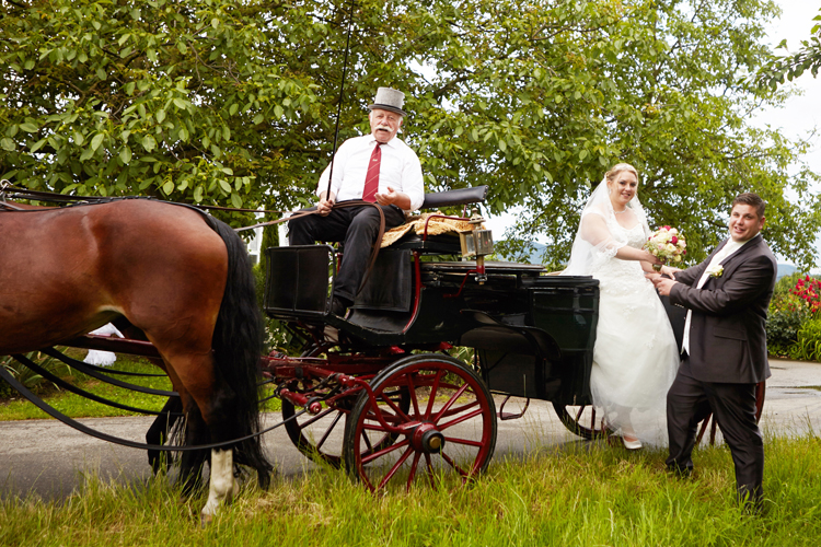 Hochzeitsparty im Weingut Schröder aufgenommen von den Fotostudio und Filmstudios BlickFang2 aus Weinheim und Andernach
