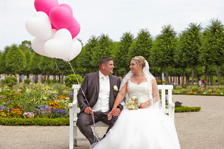 Hochzeitsfotos und Hochzeitsfilme aufgenommen im Schwetzinger Schloss vom Fotostudio BlickFang2 aus Weinheim und Andernach