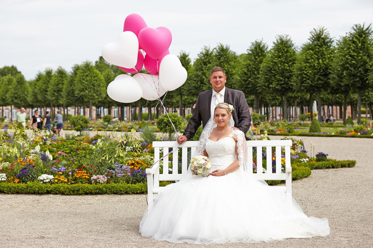Hochzeitsfotos und Hochzeitsfilme aufgenommen im Schwetzinger Schloss vom Fotostudio BlickFang2 aus Weinheim und Andernach