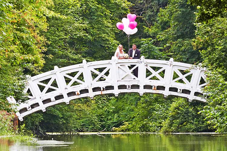 Hochzeitsfotos und Hochzeitsfilme aufgenommen im Schwetzinger Schloss vom Fotostudio BlickFang2 aus Weinheim und Andernach