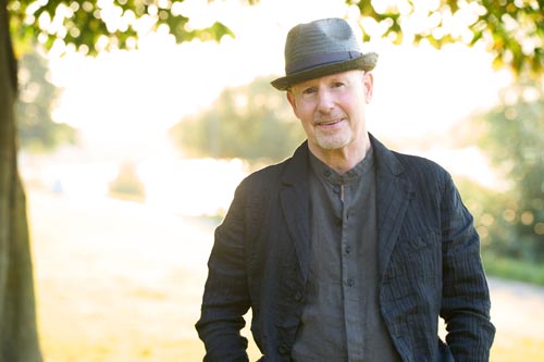 Sonnenüberflutetes Outdoor-Portrait #19 eines lachenden Manns - fotografiert vom Studio Blickfang2 in Andernach und Weinheim