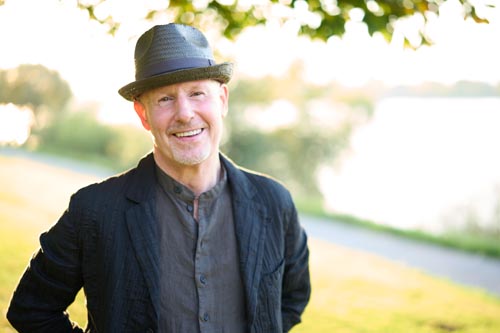 Sonnenüberflutetes Outdoor-Portrait #15 eines lachenden Manns - fotografiert vom Studio Blickfang2 in Andernach und Weinheim