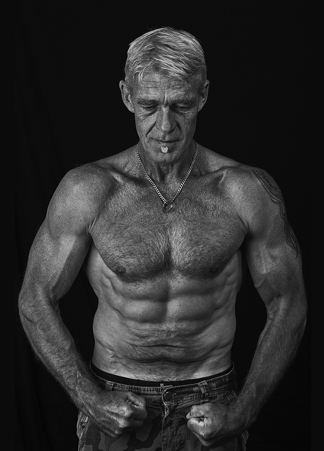 Körperlandschaft in s/w eines Bodybuilders #3 - Fotografiert von Heike Röhrup für Studio Blickfang2 in Weinheim, Andernach