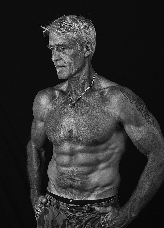 Körperlandschaft in s/w eines Bodybuilders #1 - Fotografiert von Heike Röhrup für Studio Blickfang2 in Weinheim, Andernach